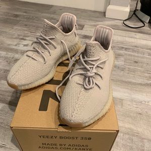 🔥SOLD🔥 adidas Yeezy Boost 350 V2 Sesame